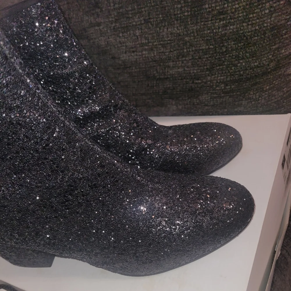 Boots - Picture 5 of 6